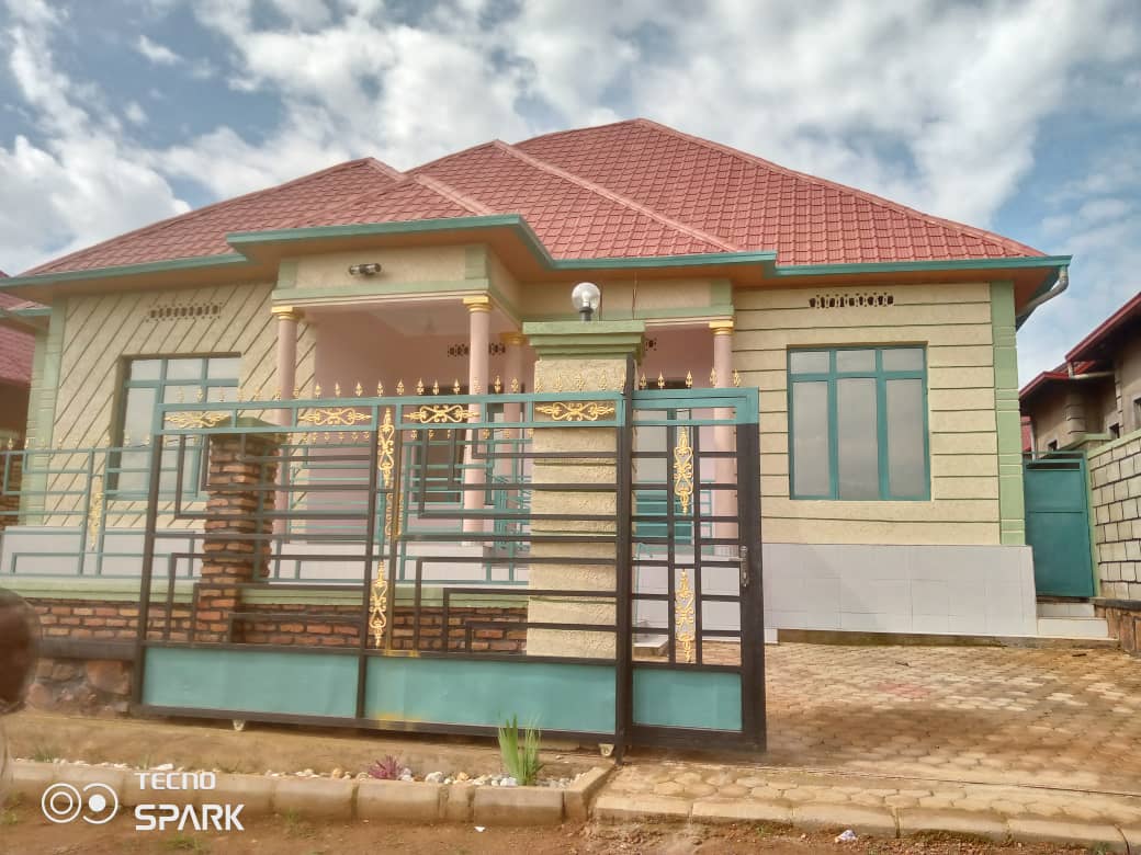 HS35- $43 700: House for Sale: Kigali-Kanombe